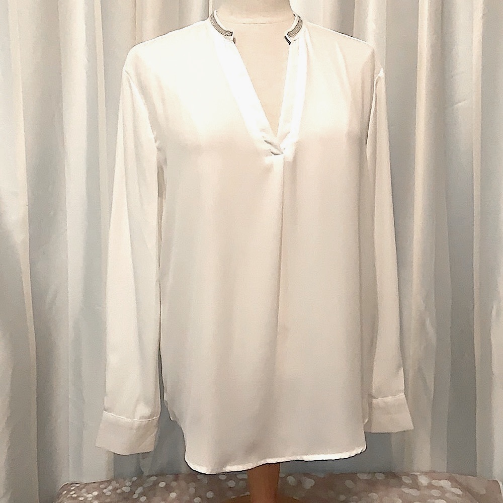 Esqualo - Silver Banded Collar Soft White Blouse 📷 🎄🍾🥂🪩